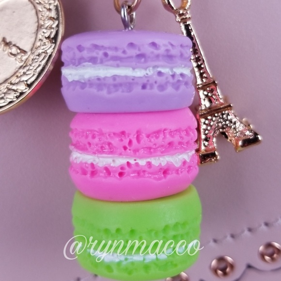 3 Tiered French Macaron Eiffel Keychain - Picture 4 of 7